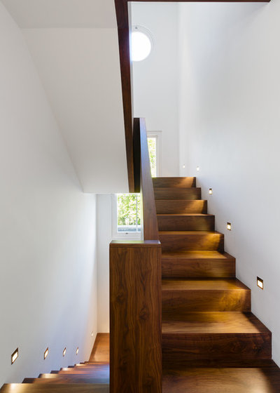 Contemporary Staircase by Gregory Phillips Architects