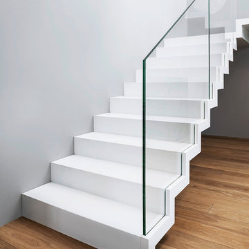 ST885 White Zigzag Stairs