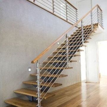Stainless Cable Railing Wood Staircase Design