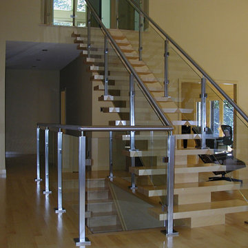 Stainless steel handrail by Ridalco