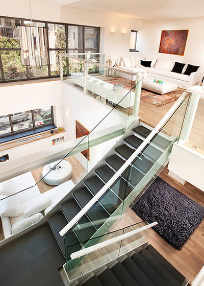 Contemporary Staircase by Elad Gonen