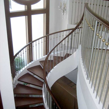 STAIRCASE GALLERY
