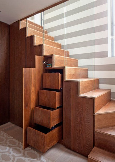 Contemporary Staircase by MKDREAMDESIGN
