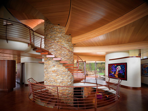 Contemporary Staircase by ROBERT HARVEY OSHATZ, ARCHITECT