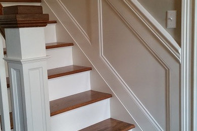 Staircase - traditional staircase idea in New York