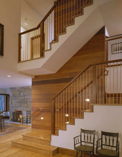 Transitional Staircase by HP Rovinelli Architects