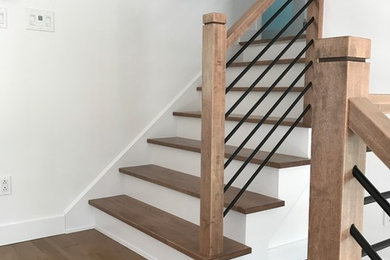 Example of a minimalist staircase design in Montreal