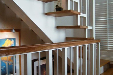 タンパにあるコンテンポラリースタイルのおしゃれな階段の写真