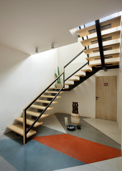 Contemporary Staircase by Studiovistara