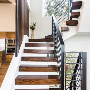 The Live Oak House-Floating Staircase