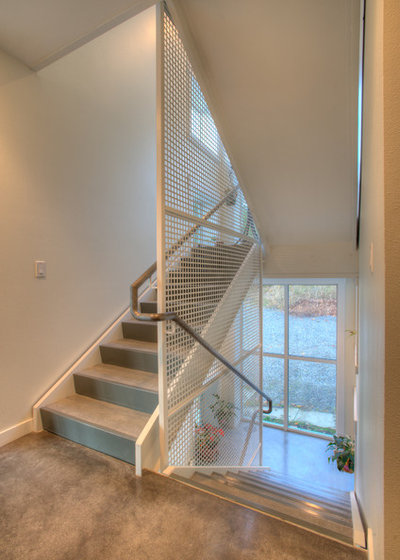 Modern Staircase by Dan Nelson, Designs Northwest Architects