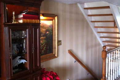 タンパにあるトラディショナルスタイルのおしゃれな階段の写真