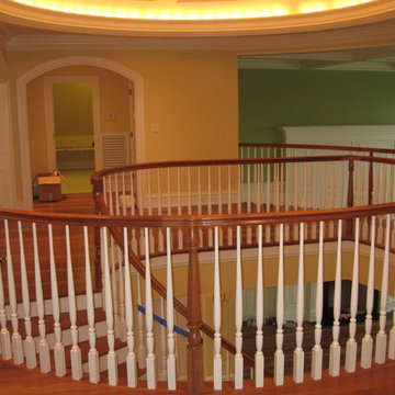 Tradition curved staircase