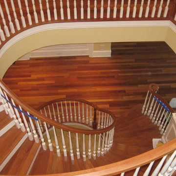 Tradition curved staircase