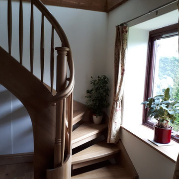 Traditional Oak staircase with oak spindles