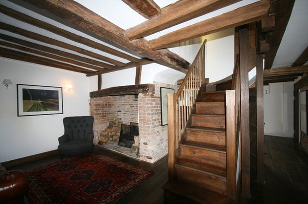 Farmhouse Staircase by Christian Builders Margate Ltd