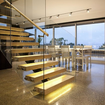 U Shape Staircase Glass Railing and Led Lighting