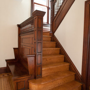 Staircase - traditional staircase idea in St Louis