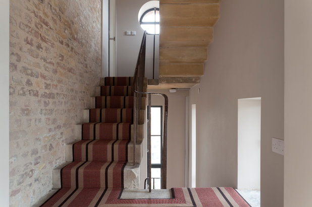 Contemporary Staircase by LeichtUSA