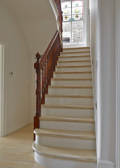 Modern Staircase by Elgin & Ellis Limited
