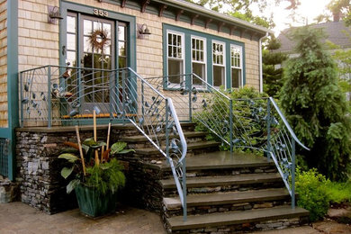Источник вдохновения для домашнего уюта: угловая лестница среднего размера в современном стиле с бетонными ступенями
