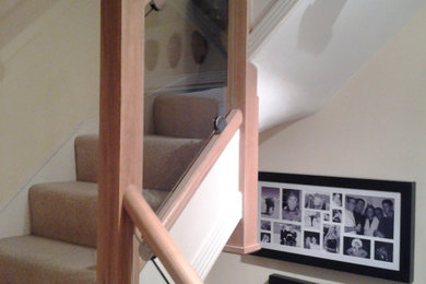 ハンプシャーにあるおしゃれな階段の写真