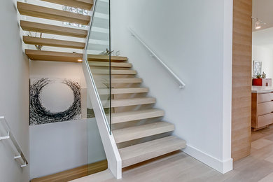 Inspiration for a modern staircase in Chicago.