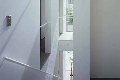 Gerade, Mittelgroße Moderne Holztreppe mit Holz-Setzstufen in Tokio Peripherie