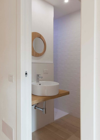 コンテンポラリー 浴室 by Gruppo Tre Architetti