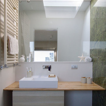 Bagno con marmo verde rainforest |  9 mq.