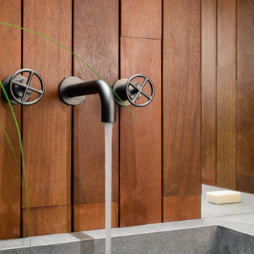 BAGNO DEGLI OSPITI - dettaglio rubinetteria lavabo