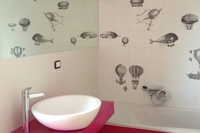 Inspiration for a contemporary bathroom in Bari.