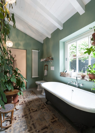 Eclectic Bathroom by filippo saponaro architetto