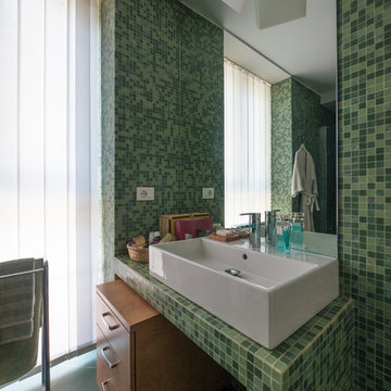 Il verde e la luce in un bagno rilassante