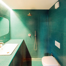 16 Idee per Rivestire il Bagno con Piastrelle Verde Smeraldo