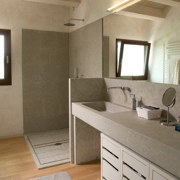 Realizzazione Stanza da Bagno in Grigio Aitos