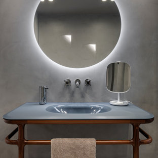 Immagine di una stanza da bagno con doccia contemporanea di medie dimensioni