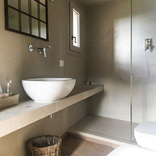 Immagine di una stanza da bagno country