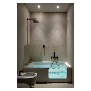 SECONDO BAGNO - vista vasca da bagno con doccia - Contemporary - Bathroom -  Rome - by OPA architetti Roma | Houzz