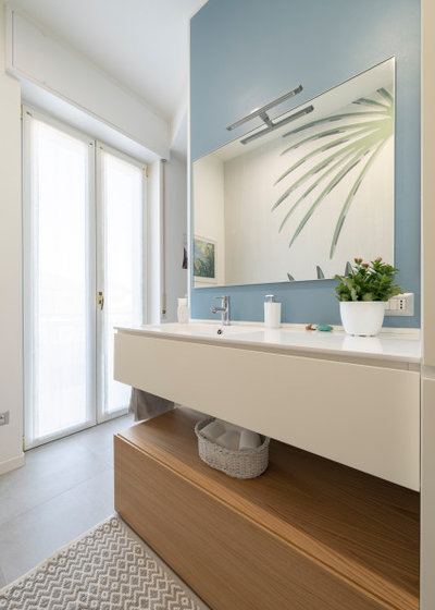 Modern Bathroom by Annalisa Carli Architetto