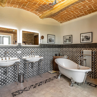 Idee per una stanza da bagno padronale stile shabby con vasca con piedi a zampa di leone