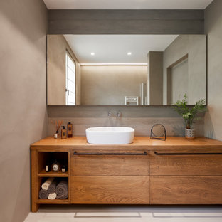 Foto di una stanza da bagno scandinava