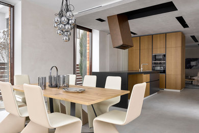 Идея дизайна: кухня-столовая в современном стиле с серым полом и бежевыми стенами