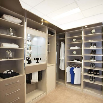 Deluxe Dressing Room