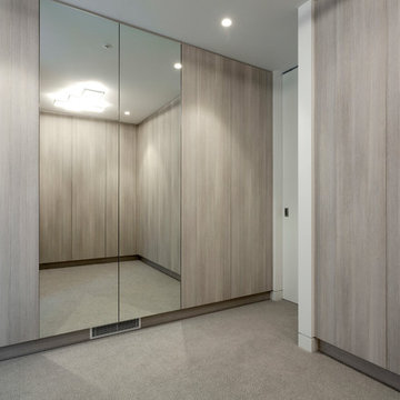 Beachside Understated Elegance (Walk in Robe )