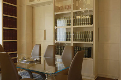 ローマにあるトラディショナルスタイルのおしゃれなホームオフィス・書斎の写真