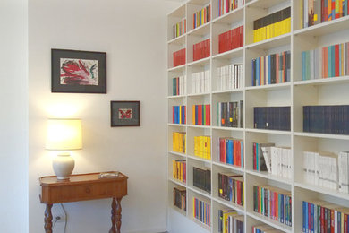 他の地域にあるコンテンポラリースタイルのおしゃれなホームオフィス・書斎の写真