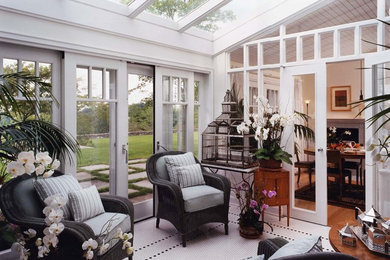 Example of a classic sunroom design in Los Angeles