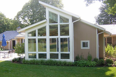 Inspiration for a mid-sized contemporary sunroom remodel in Baltimore