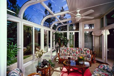 Example of a classic sunroom design in Los Angeles